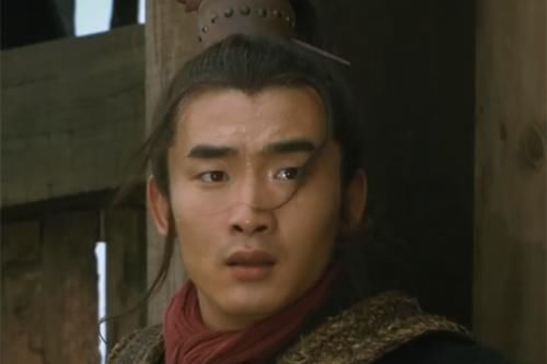 花荣|此人兵器重达五十多斤,曾恶战鲁智深和秦明,最终倒在花荣箭下