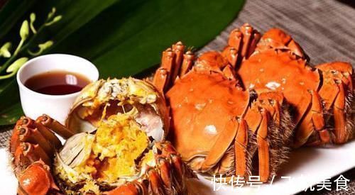 螃蟹直接上锅蒸就毁了,渔民教你一招,不流黄也不掉腿,特鲜