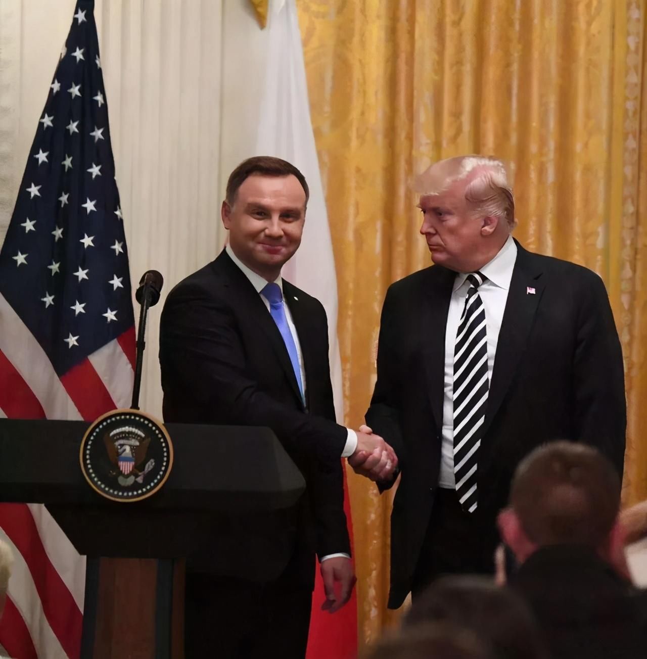 美国|普京跪下也没用，此国变本加厉倒向美国，成反俄第一先锋