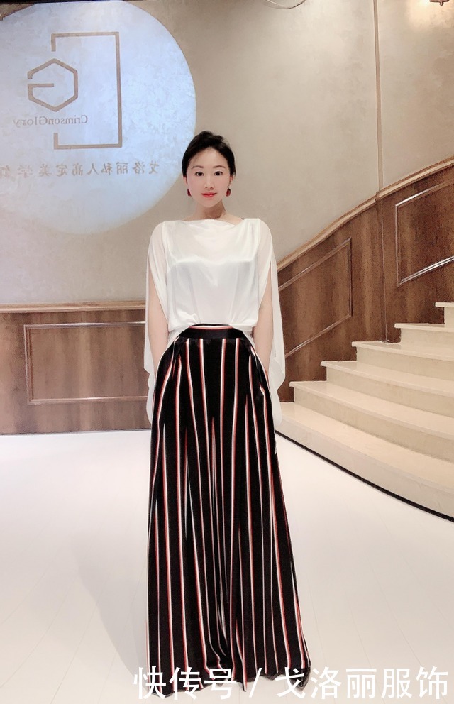 别老那么穿了,又没气质又显老,教你怎么穿搭能40岁变20岁,让别人猜不透你的年纪