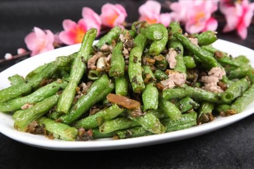 炒豆角|炒豆角，不要焯水或者过油，下锅前多做1步，豆角翠绿爽口不发黑