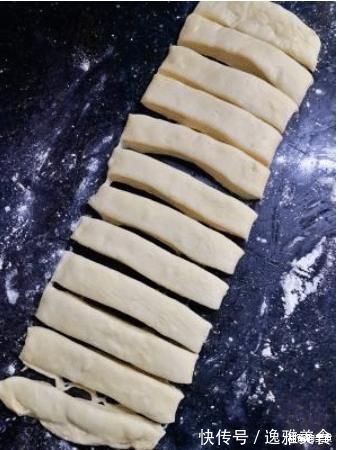 八旬奶奶的炸油条方法，用泡打粉，小苏打全错，用“它”金黄酥脆
