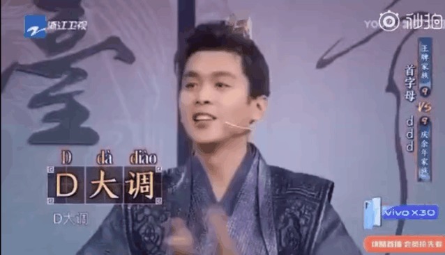 唐艺昕|李沁挽张若昀胳膊上热搜,女演员为了避嫌也需“礼仪手”吗