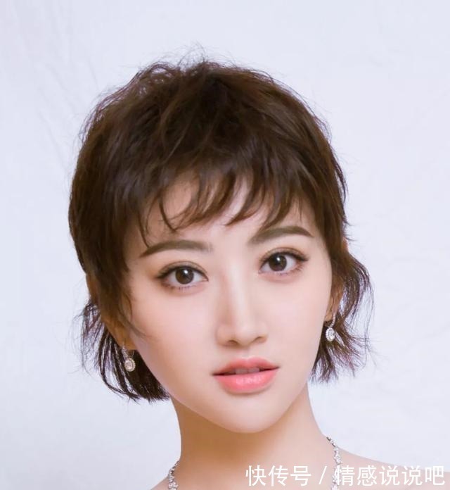 刘海 女人不论是美是丑,这4款土味发型最好别碰!否则显老还没气质!