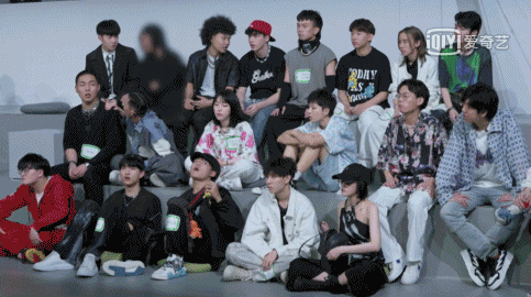 导师团|《少年说唱企划》首场公演来袭，说唱导师团燃炸开唱引全场赞叹