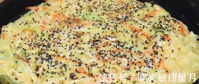 包菜|包菜最营养的吃法，淋2个鸡蛋，不炒不炸不凉拌，出锅比肉还香！