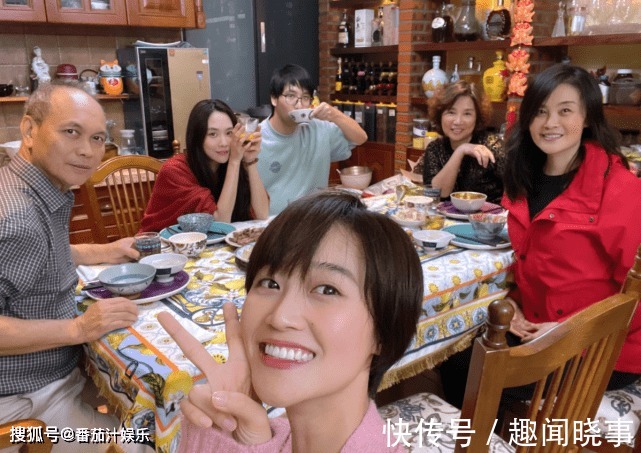 5个艺人新年晒房子!黄奕在别墅炒米糕,吴尊一家在上海租房过年