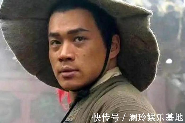 西门庆$水浒传中,当武松抱住孙二娘,将她按倒在地时,为何张青不帮忙?