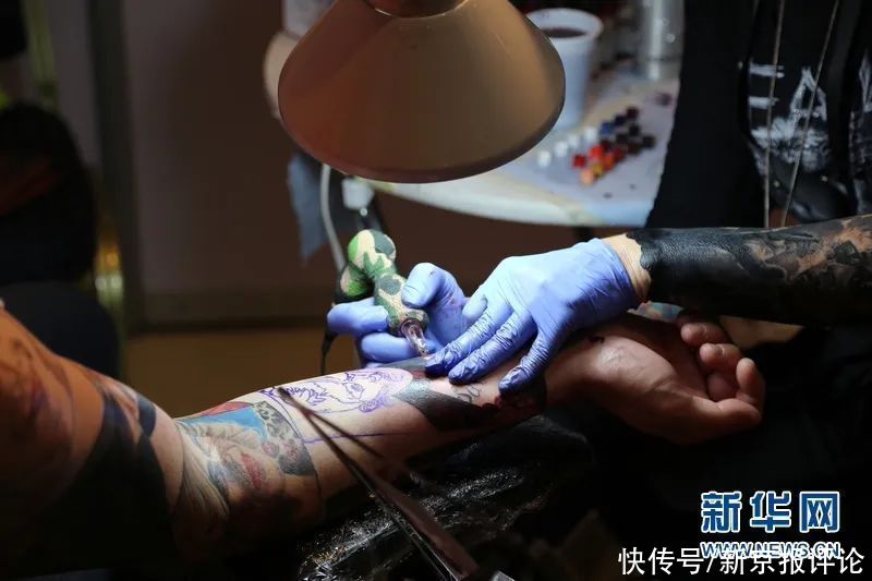新京报快评|防止未成年人跟风文身，不能全凭文身师自我约束 | 新京报