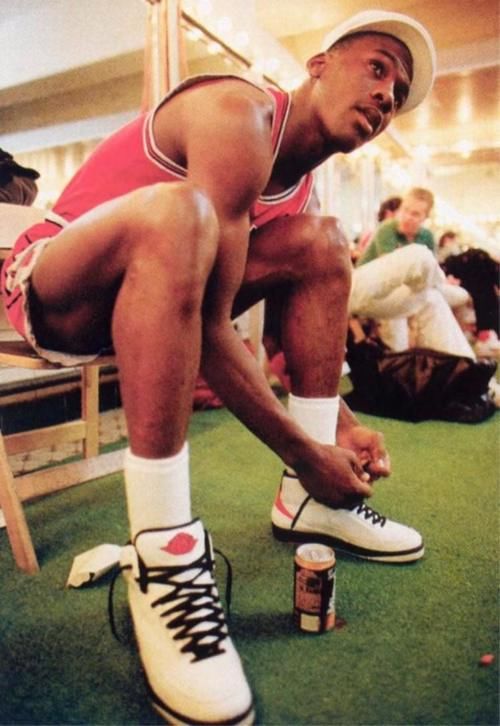 nike OW x AJ2曝光！芝加哥配色+解构设计，能否拯救Nike这个冷门系列