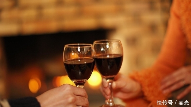 男人易患4大癌症,请注意,想要保持长寿,晨起请保持两少两多