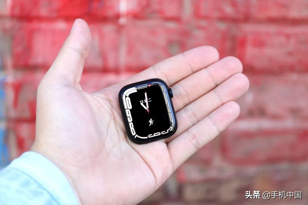 电池容量|Apple Watch Series 7测评：一份提升幸福感的最佳投资