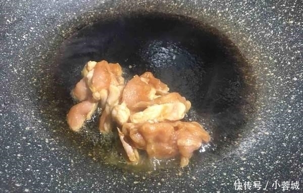 春天来了，这是“小人参”，孩子常吃不生病，个子还能长得快