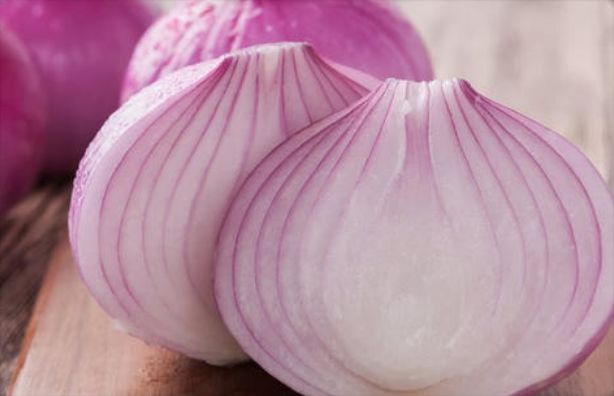 买洋葱，“紫皮”“白皮”啥区别？农村老伯：区别大，不懂别乱买