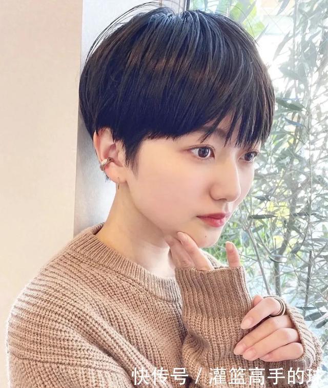 满头 女人过了40岁发型这样剪,时尚利落又洋气,显小10岁都不止