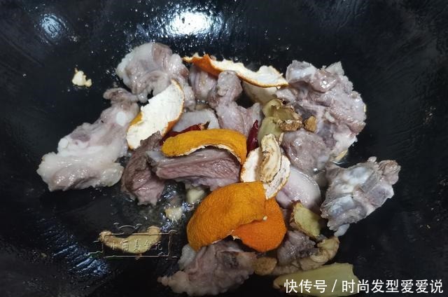 千万别|秋天,这果皮是块宝,千万别丢掉晒干囤起来,炖羊肉加几片没膻味