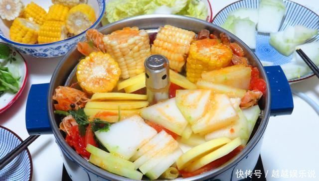 老公晚餐一人在家吃,煮一锅蔬菜香喷喷,我吃过饭还跟着吃了不少