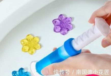 闺蜜从不刷马桶，却不见黄渍和异味，偷学后发现用3招就能搞定！