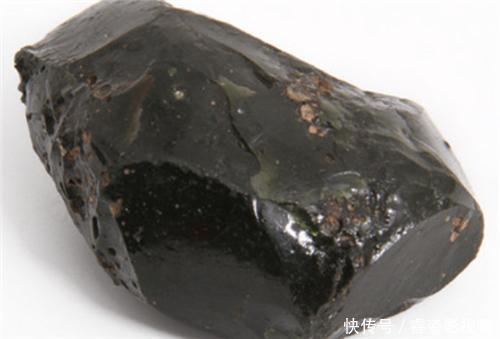 王正月 唯一被陨石砸中的人,虽只受了轻伤,但后续的麻烦却改变了她一生