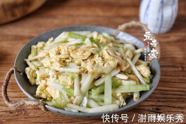 韭黄|一斤3块钱,人人吃得起,常吃腰腿好还不怕水,男人尤其要多吃