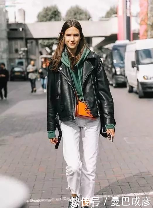 卫衣内搭的3种穿法!这么穿时髦又高级,稳赢!