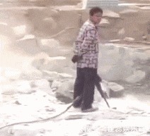 |「搞笑GIF」这是什么情况,知道现在的男孩子为什么不找女生玩了