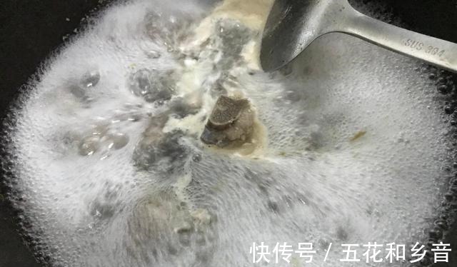 鲜美|想不想和我一起做白萝卜牛脊骨汤，不仅味道鲜美，更是营养丰富！