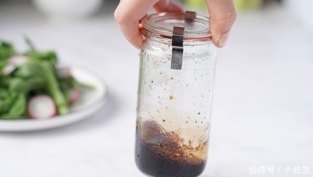 它是热带水果,用来拌冰草,酸甜开胃,清脆冰爽,真好吃!