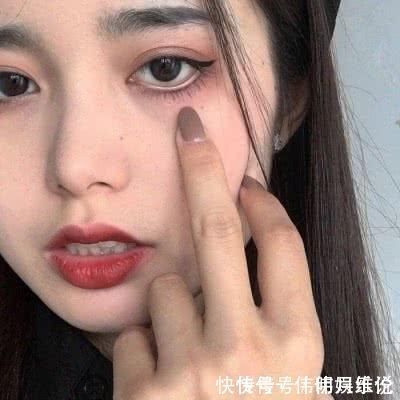 女孩|青春期女孩不想越长越丑,请远离这“3行为”,否则“长歪”别哭呦