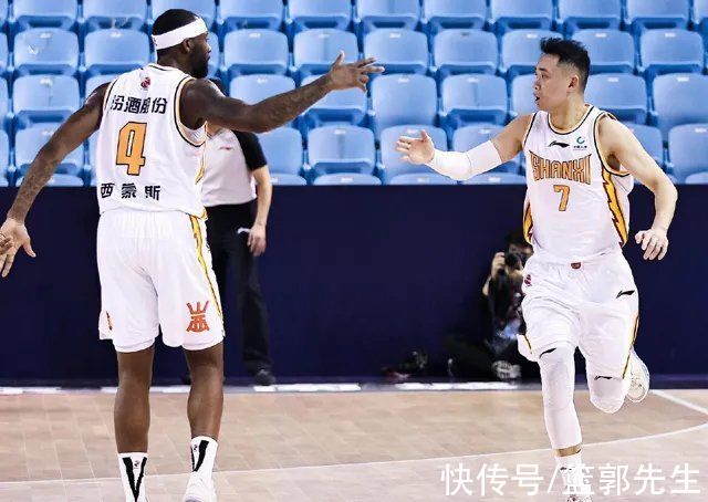 库里|7记三分！8记三分！连灭辽宁广东，原帅变身为CBA版库里了