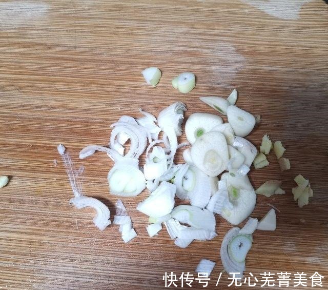 番茄烧豆腐,豆腐这样吃,给肉都不换!