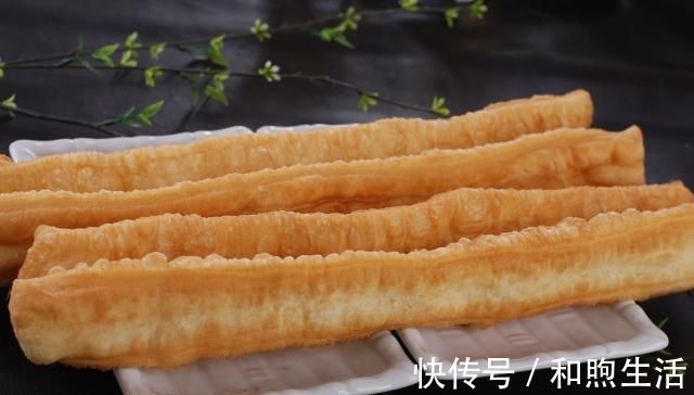 教你自己在家炸油条，牢记5个步骤，油条香酥美味还健康