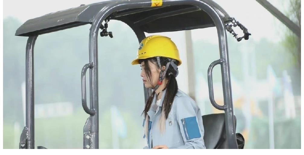挖掘机|新一季《奔跑吧》全员挖掘机画风?baby宋雨琦都在,蔡徐坤缺席