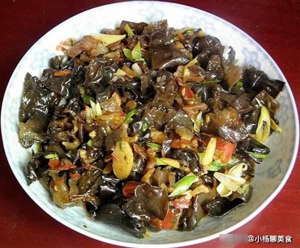 木耳|木耳换个吃法，鲜香美味巨好吃，挑食的儿子吃嗨了，连着吃两天