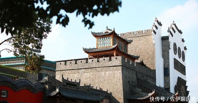 收集|痴迷中国文化的美国男子,40年收集10万件古董,开了这家酒店