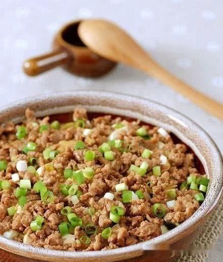  美食推荐：肉末蒸豆腐，三丁虾仁，剁椒鱼头，宫保三丁的做法