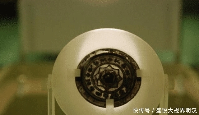 失传1000年的文物,国外称为“魔镜”,问及原理,专家:不知道!