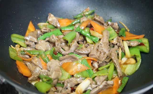 血腥味|猪身上这块肉最“宝贵”,营养价值很高,遇见别手软,再贵也要买