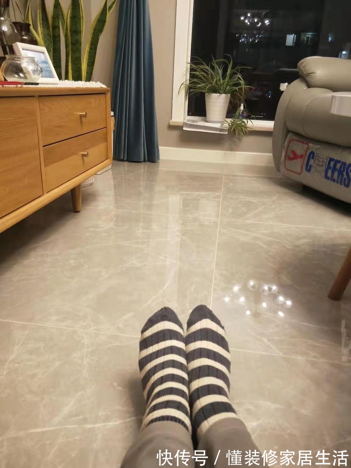 地暖|新房装了暖气片,听工程师建议敲掉地板,果断换地暖