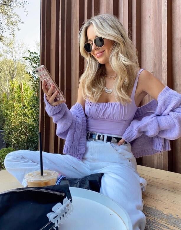 搭配|健康的小麦色简直不要太好看 她用明亮色彩来点亮穿搭的活力 ?