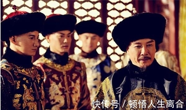 康熙&雍正一岁抓周,用毛笔胡乱写了个字,康熙看后脸色大变,最后成真