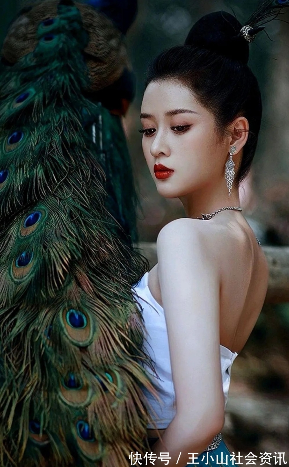 梅笑#七绝·十二首丨欲望新岁斟纯酒,喜鹊登梅人月圆