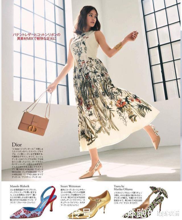 乖,穿高跟凉鞋的正确姿势送你,有了它,今夏的“女人味”有救了