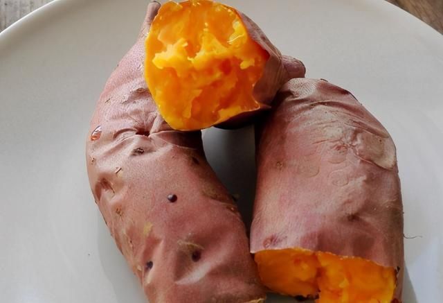 流糖汁|电饭锅版烤红薯,不加一滴水,红薯软糯流糖汁,比买的好吃多了