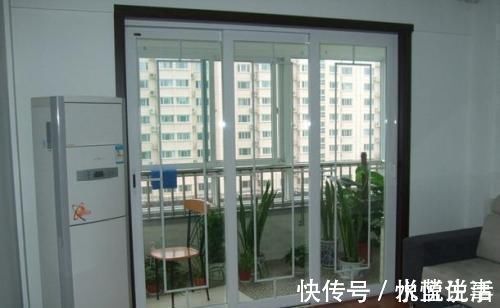 水雾|阳台万万不要装推拉门,有钱人家中从不这样设计,懊悔现在才察觉