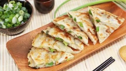 100g葱油饼有多少