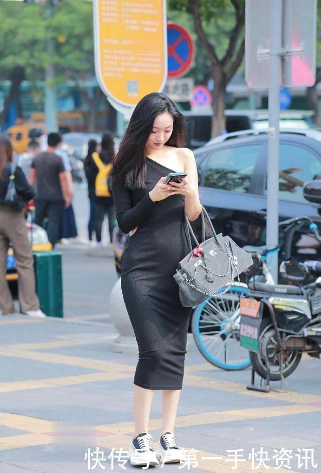 强人|美女两台“手机”出门，如此动人想不到还是个女强人