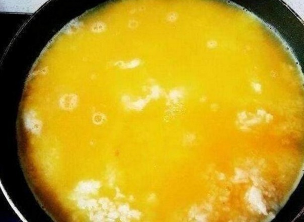 婆婆|婆婆往米饭里打了20个土鸡蛋,一开锅把我们都给看呆了