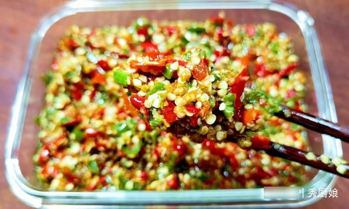 做辣椒酱,只放盐是“外行”,教你正确做法,香辣入味,久放不坏