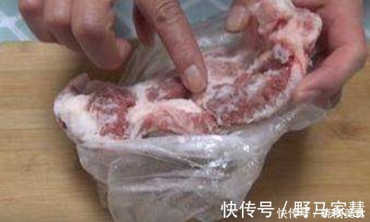 新鲜肉|冰箱取出来的冻肉，千万不要用水泡！教你2招，吃起来像新鲜肉